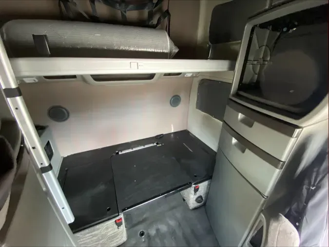 2021 Volvo VNL 860