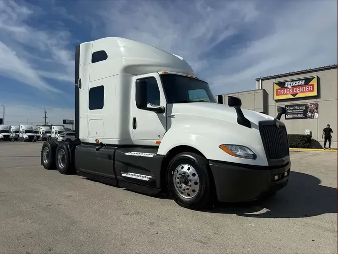 2022 International LT625