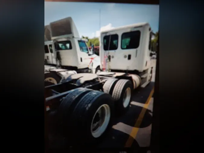 2016 FREIGHTLINER/MERCEDES CASCADIA 125