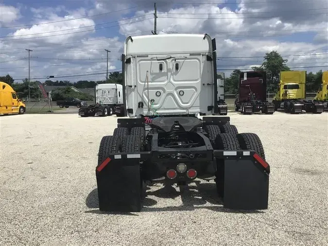 2019 FREIGHTLINER CA126
