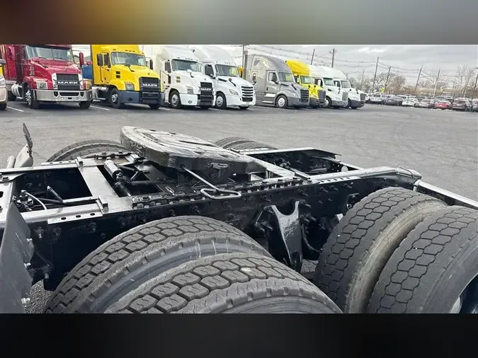 2018 INTERNATIONAL RH613