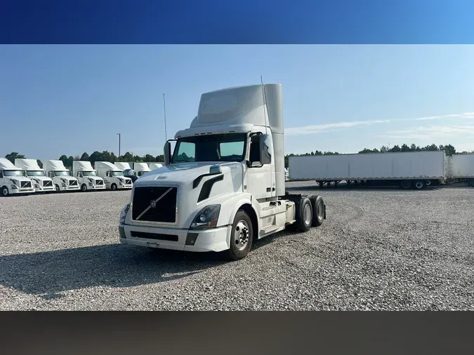 2017 Volvo VNL300