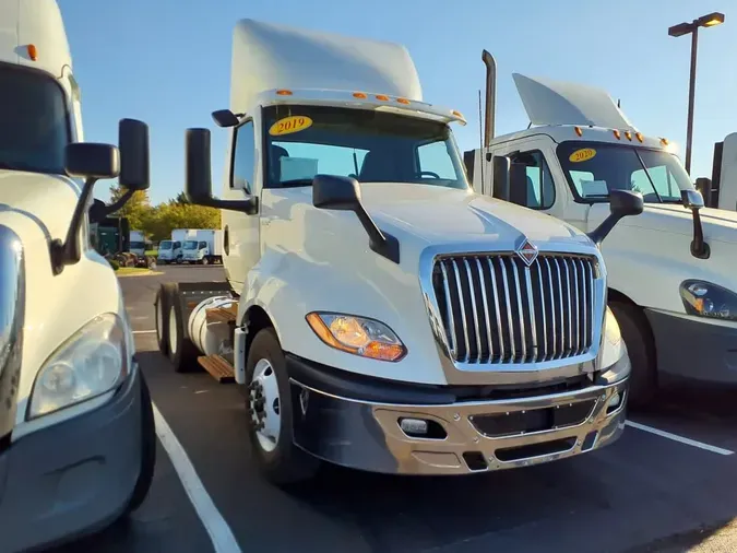 2019 NAVISTAR INTERNATIONAL LT625 DAYCAB T/A