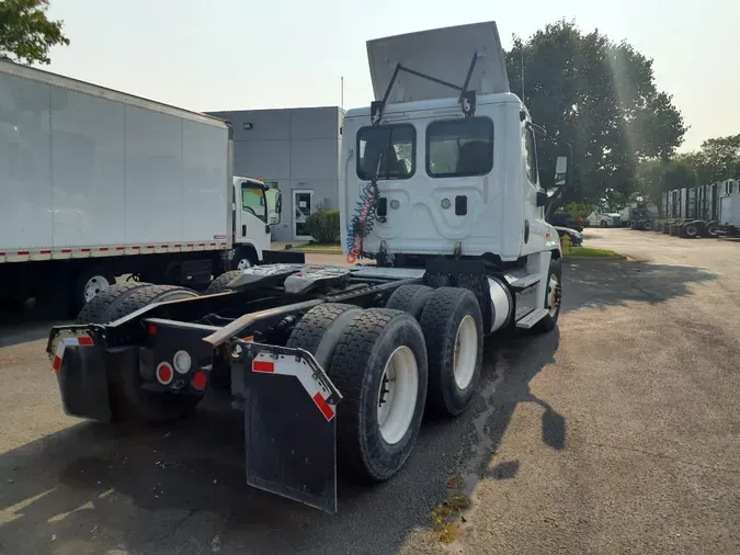 2016 FREIGHTLINER/MERCEDES CASCADIA 125