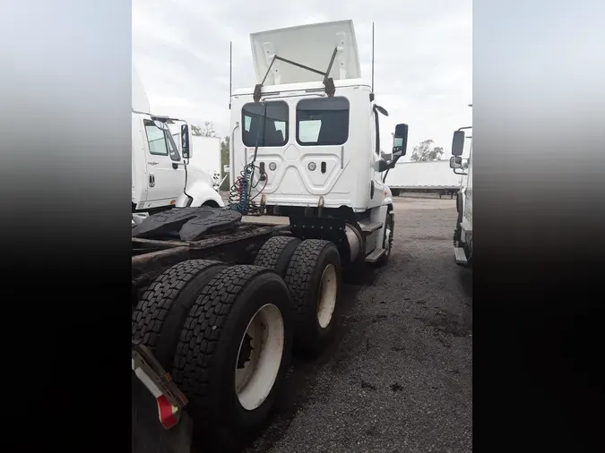 2018 FREIGHTLINER/MERCEDES CASCADIA 125