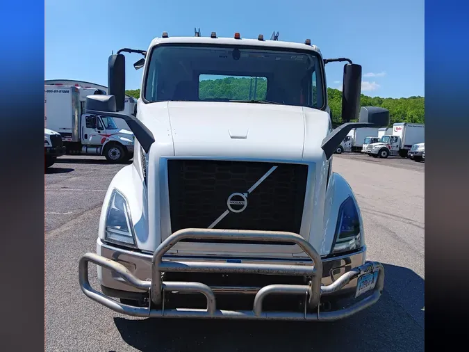 2019 VOLVO VNR64T 300