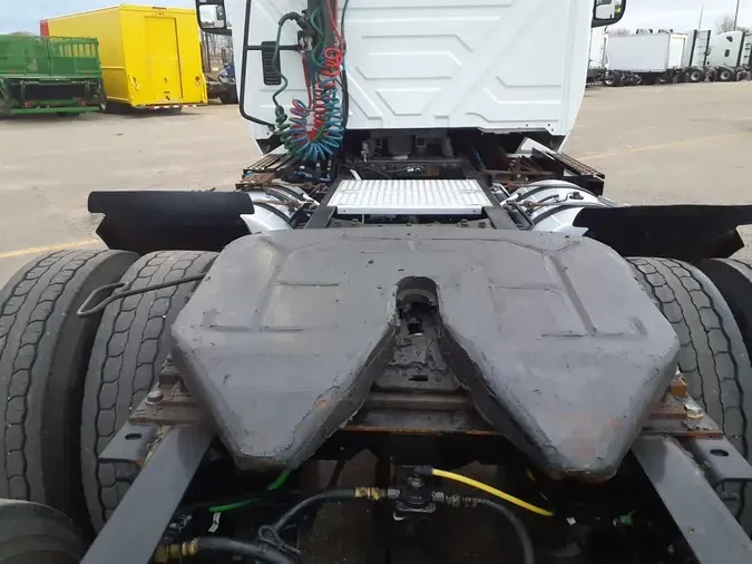 2019 NAVISTAR INTERNATIONAL LT625 DAYCAB T/A9ec2569ea27d3a3ae13d335787ba5a50