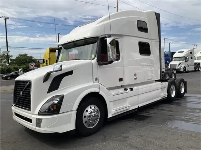 2018 VOLVO VNL64T780