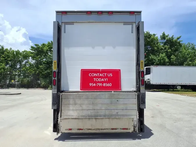2018 FREIGHTLINER M2 106