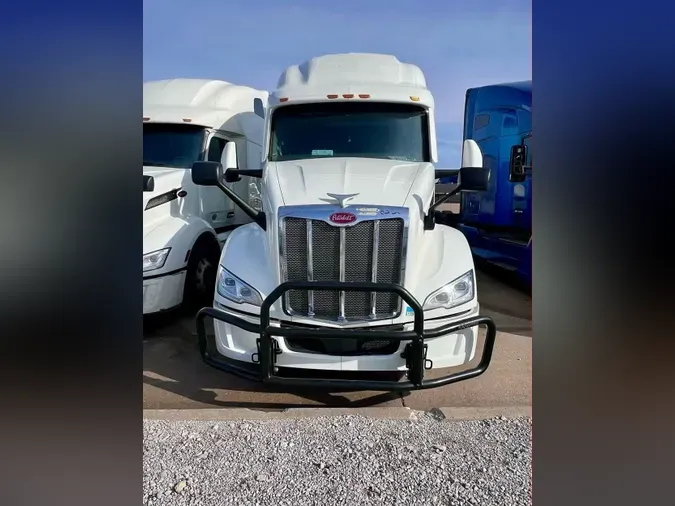 2023 PETERBILT 579