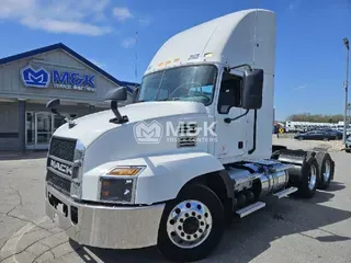 2020 MACK AN64T