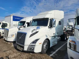 2021 VOLVO VNL64T740