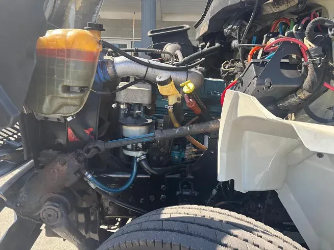 2004 INTERNATIONAL 4400