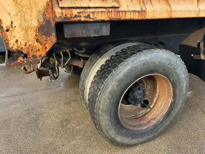 2002 INTERNATIONAL 4900