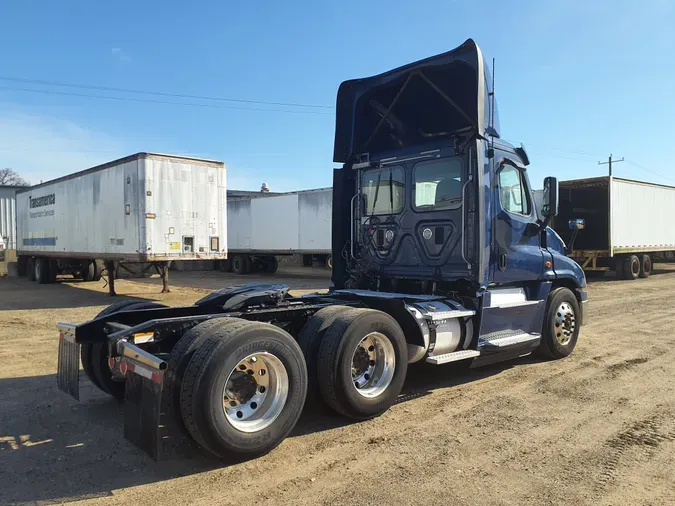 2016 FREIGHTLINER/MERCEDES CASCADIA 125