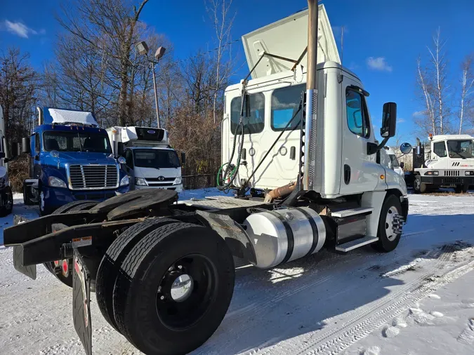 2000 FREIGHTLINER/MERCEDES TC6H042