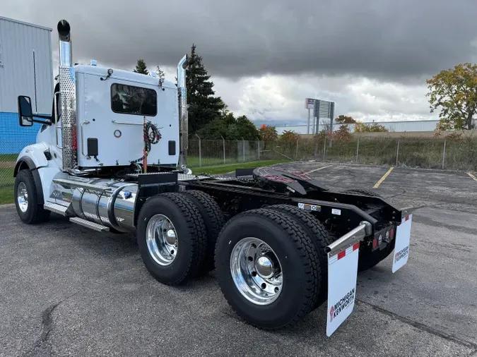 2026 Kenworth T880