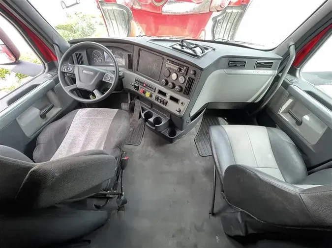 2021 FREIGHTLINER CA126