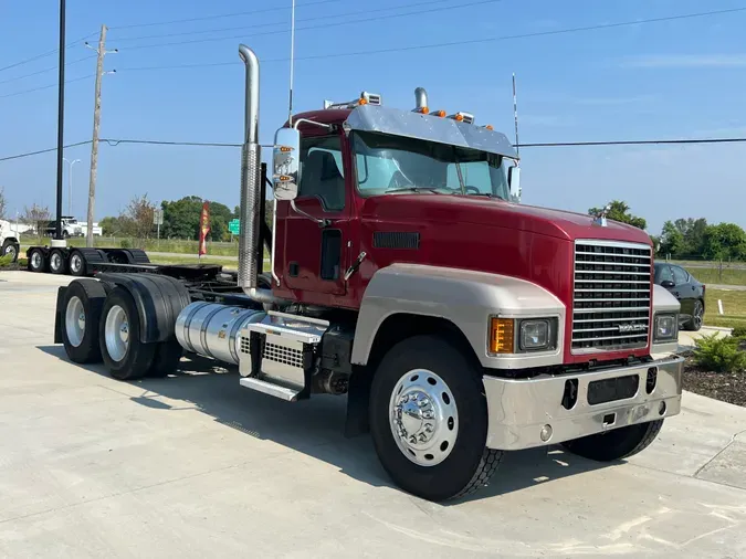 2020 MACK PI64T