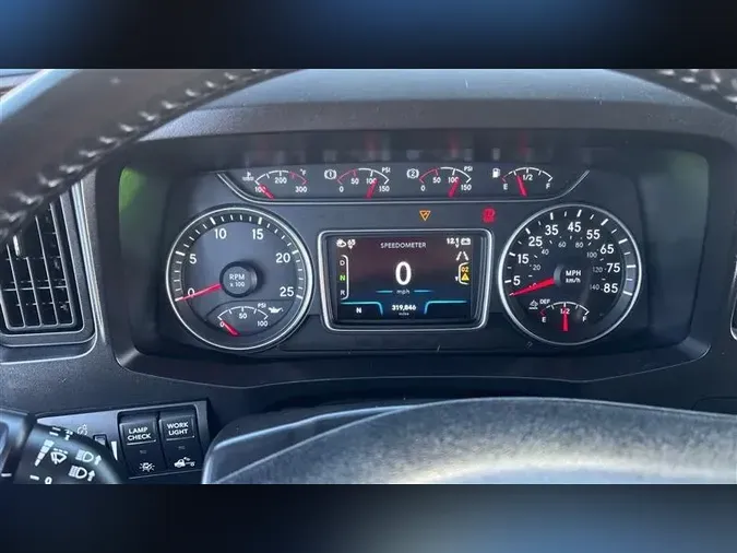 2022 INTERNATIONAL LT