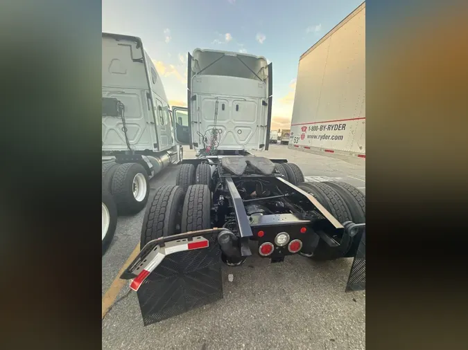 2020 FREIGHTLINER/MERCEDES NEW CASCADIA 116