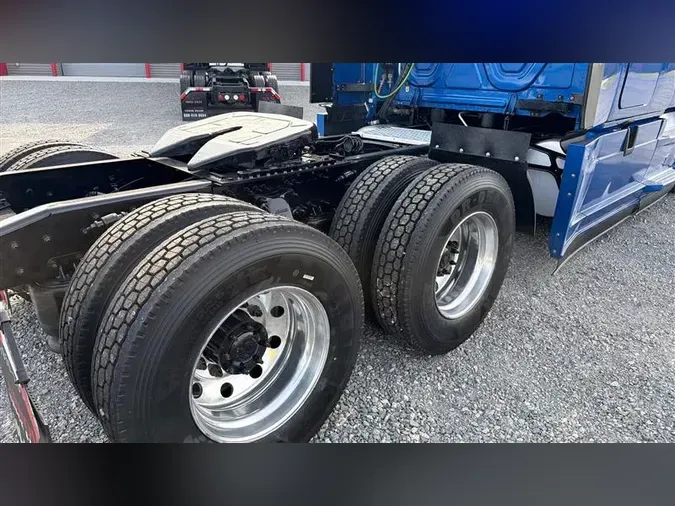 2021 FREIGHTLINER CA126