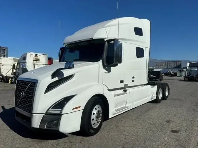 2023 Volvo VNL64T760