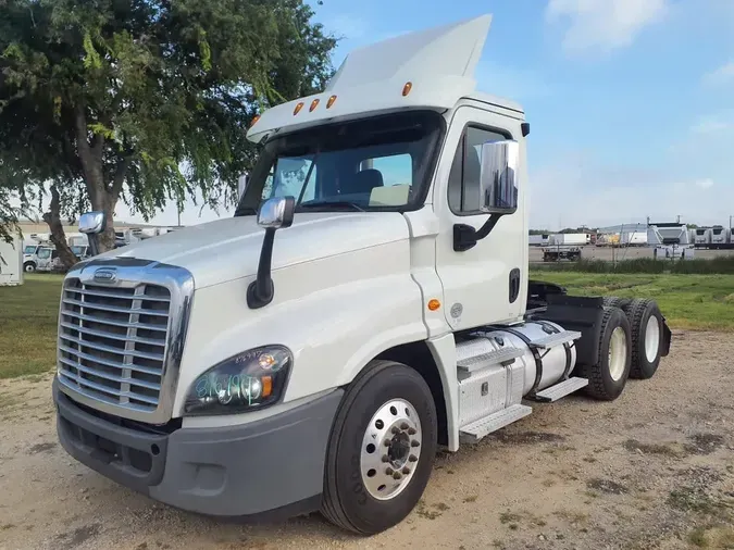 2019 FREIGHTLINER/MERCEDES CASCADIA 125