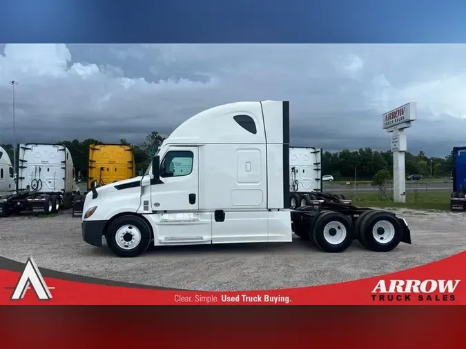 2021 FREIGHTLINER CA126
