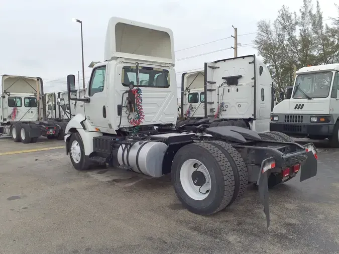 2019 NAVISTAR INTERNATIONAL RH613 DAYCAB S/A