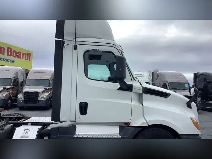 2020 Freightliner Cascadia 1269eec061d93265a79385877adbfa799a0