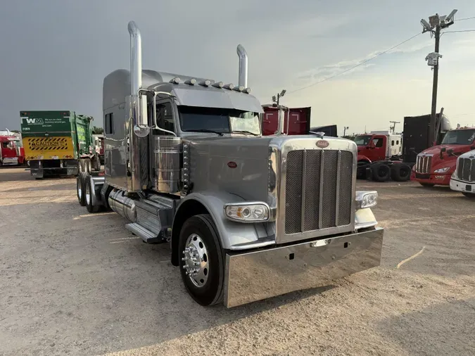 2023 Peterbilt 389