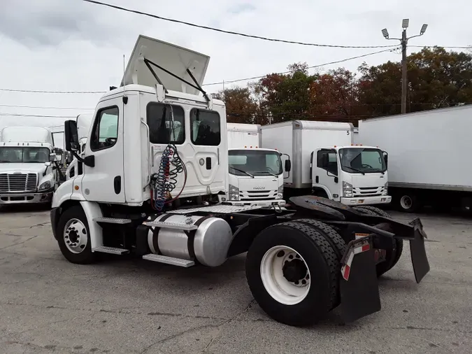 2017 FREIGHTLINER/MERCEDES CASCADIA 113