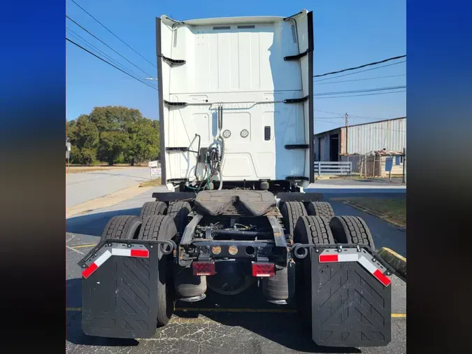 2020 NAVISTAR INTERNATIONAL LT625 SLPR CAB