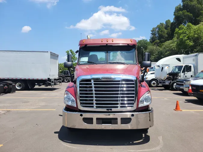 2016 FREIGHTLINER/MERCEDES CASCADIA 125