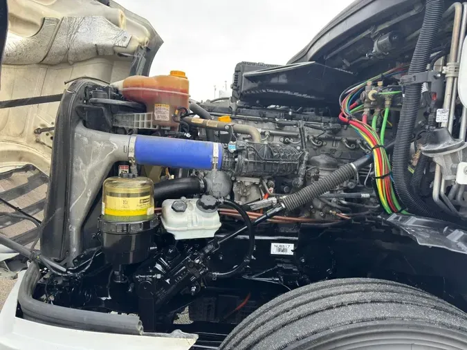 2023 FREIGHTLINER Cascadia 126