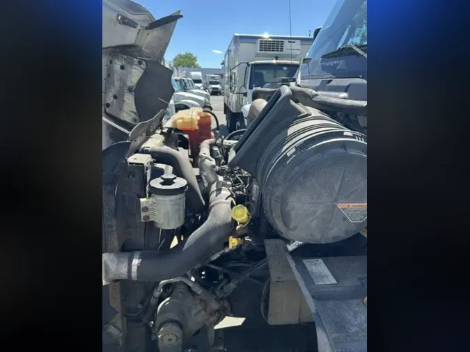 2019 NAVISTAR INTERNATIONAL RH613 DAYCAB S/A