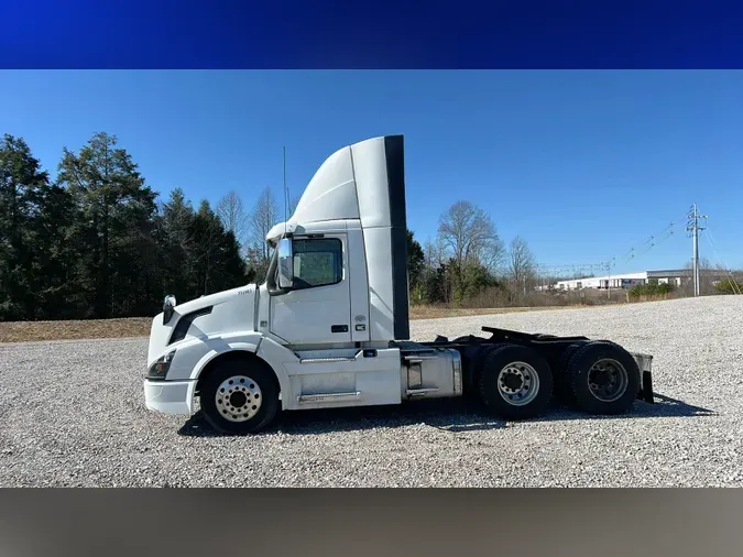 2018 Volvo VNL300