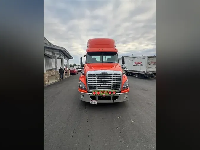 2018 FREIGHTLINER/MERCEDES CASCADIA 125