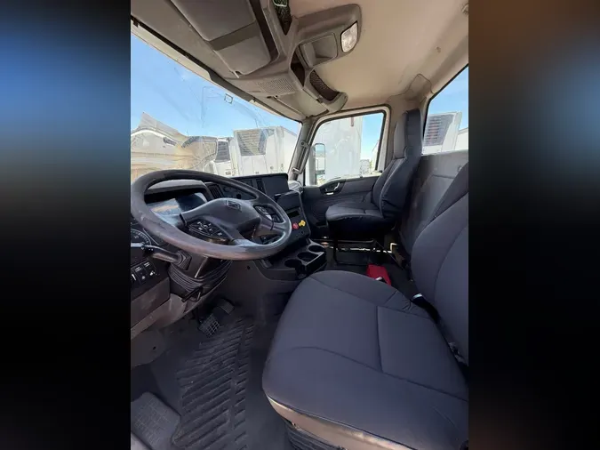 2019 NAVISTAR INTERNATIONAL LT625 DAYCAB T/A