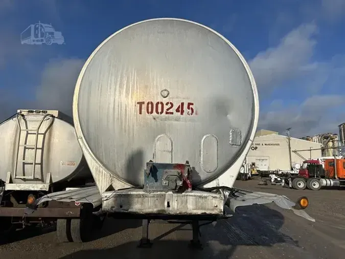 1992 FRUEHAUF 6500 GALLON TANK