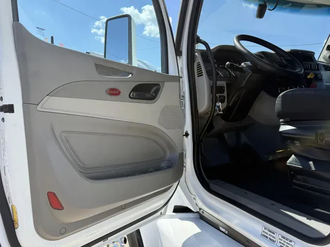 2022 Peterbilt 579