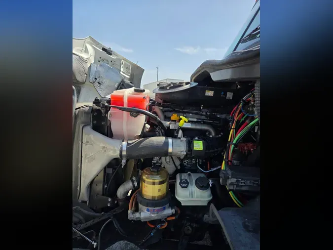 2017 FREIGHTLINER CASCADIA 113