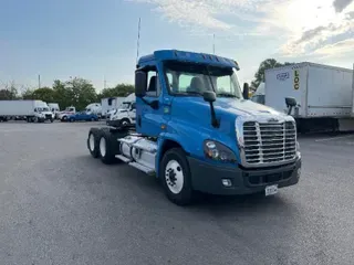2016 FREIGHTLINER X12564ST