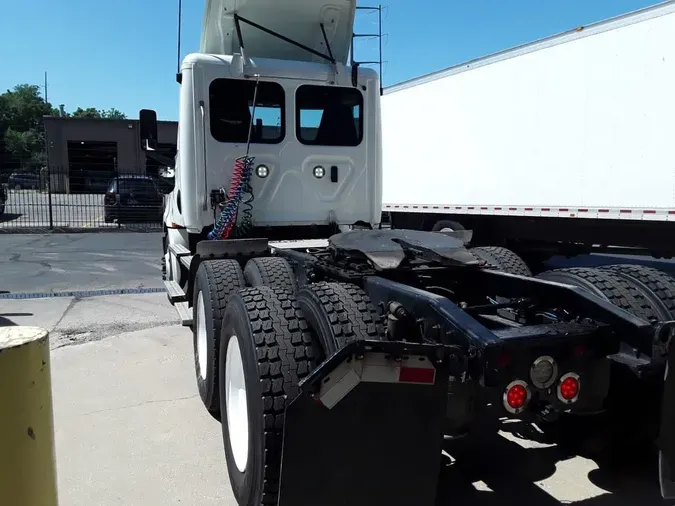 2019 FREIGHTLINER NEW CASCADIA PX12664
