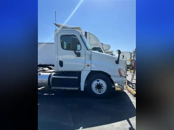 2016 FREIGHTLINER/MERCEDES CASCADIA 125