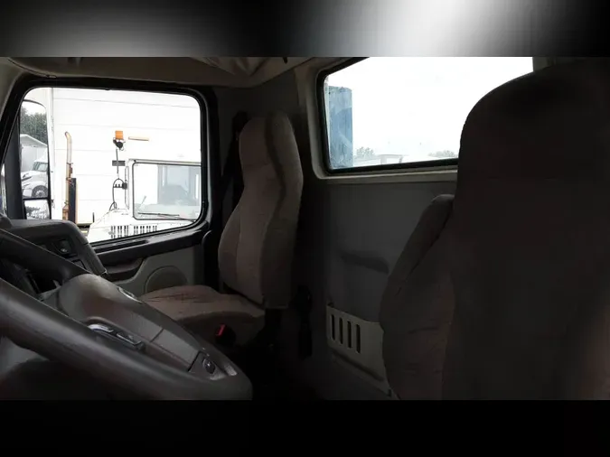 2018 Volvo VNL300