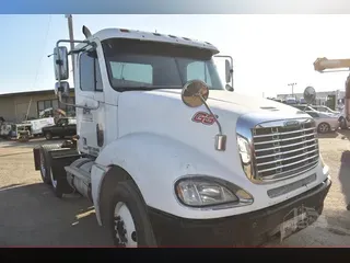 2004 FREIGHTLINER COLUMBIA 120