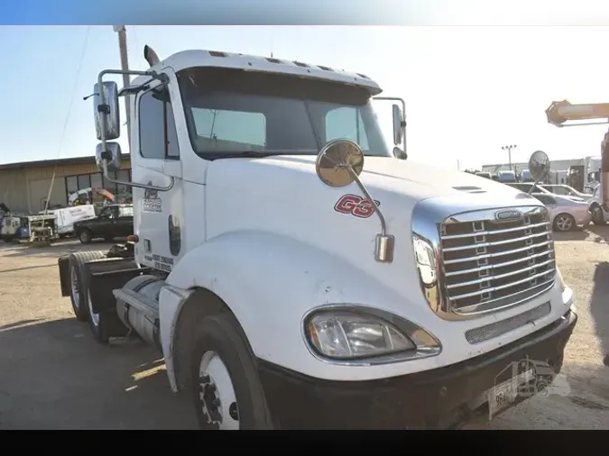 2004 FREIGHTLINER COLUMBIA 1209f287023d4d07ef59a0b14caa5ad919a