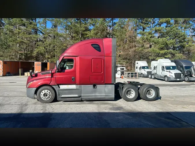 2021 Freightliner Cascadia 126